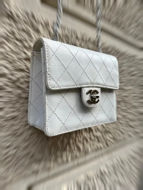 Chanel — Vintage white mini Camera Bag