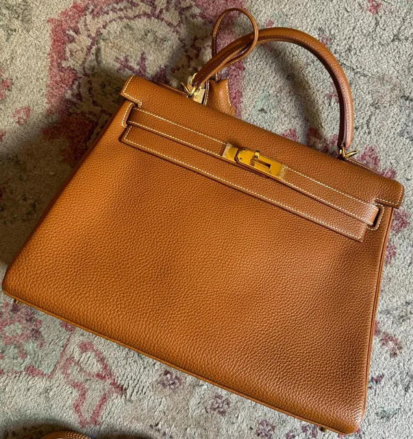 Hermès — Kelly 32 in Togo leather, Gold