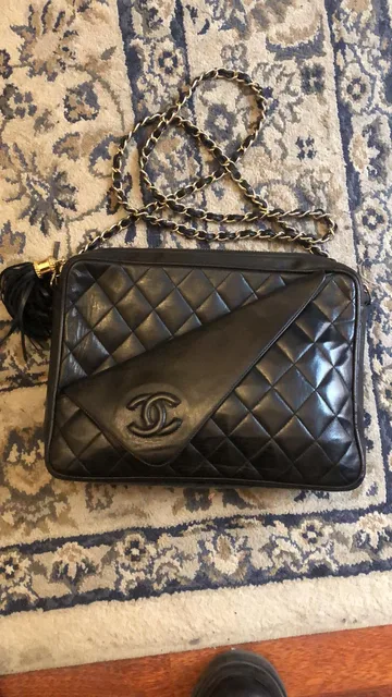 Chanel — Vintage crossbody Camera Bag